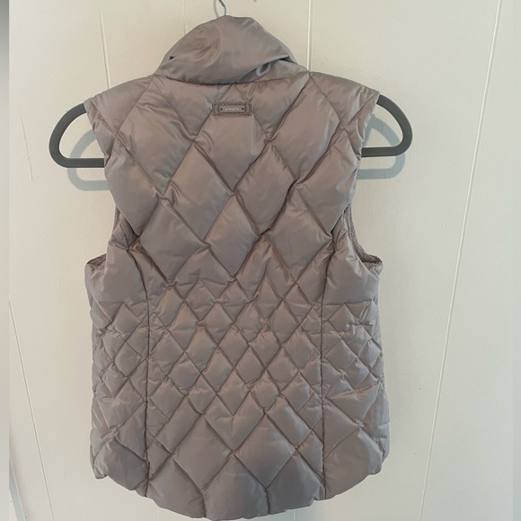 Athleta Quilted Down Vest - Picture 4 of 6